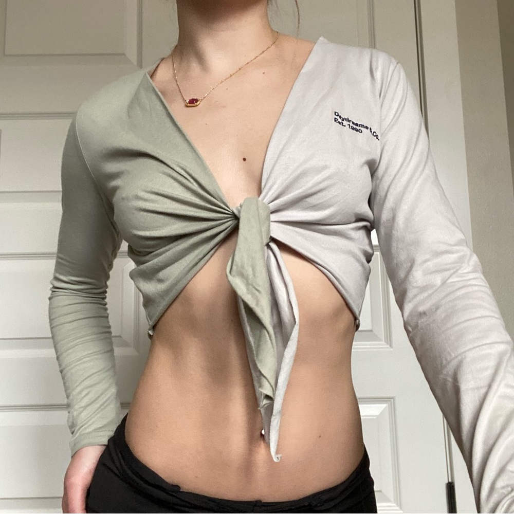 NWT Adika Long Sleeve Crop Top